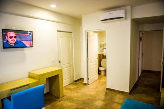 Hm Hotel Manzanillo Exterior photo